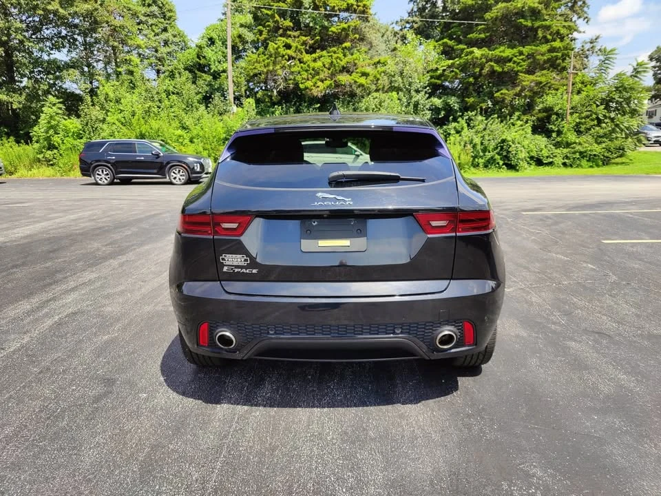 2018 Jaguar XE - Image 4 of 15