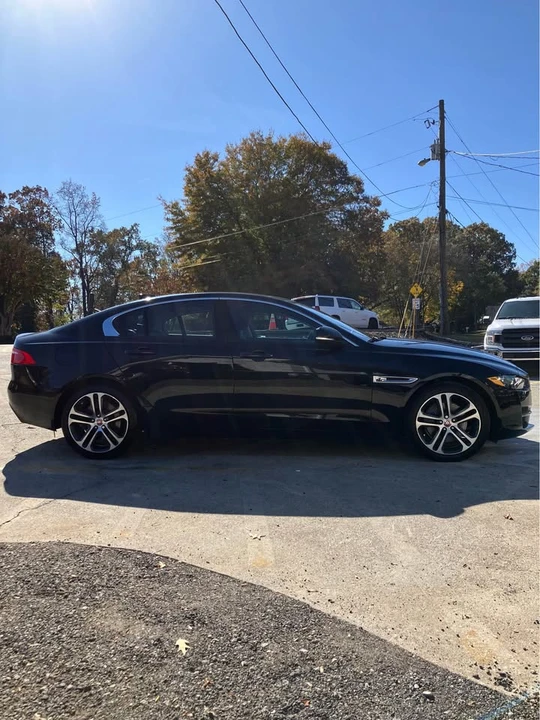 2018 Jaguar XE - Image 5 of 13