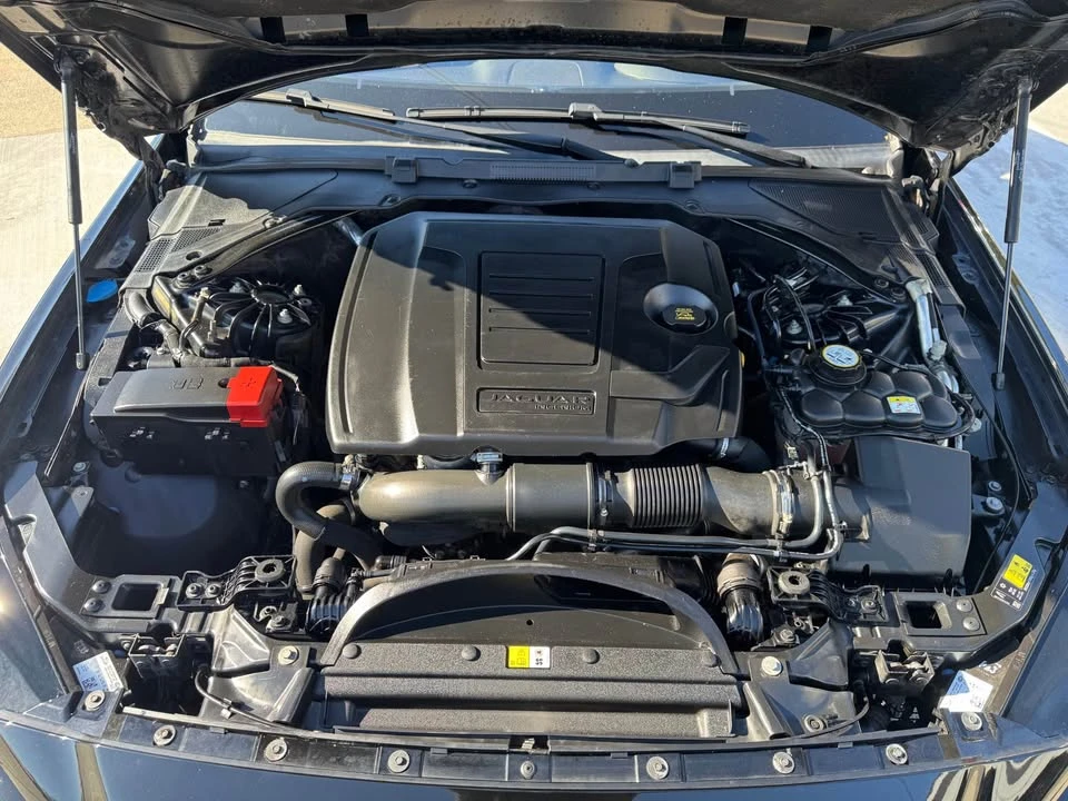 2018 Jaguar XE - Image 13 of 13