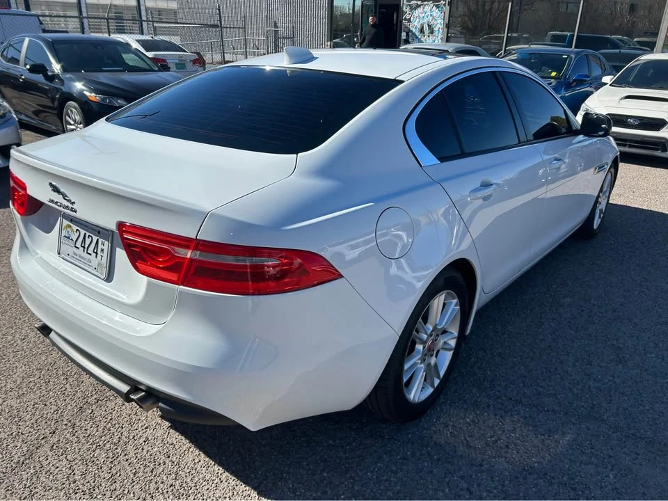 2018 Jaguar XE - Image 2 of 8