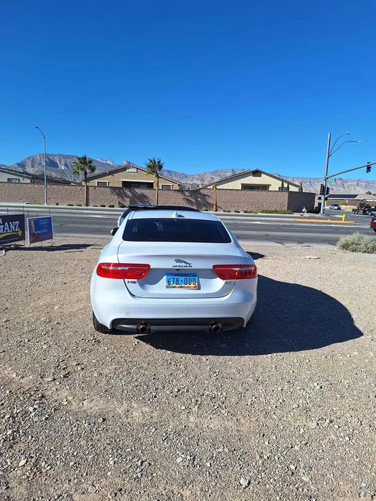 2018 Jaguar XE - Image 2 of 4