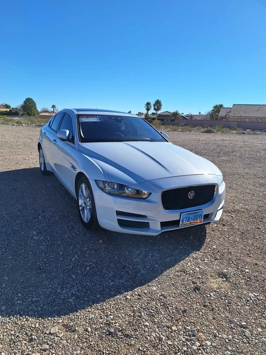 2018 Jaguar XE - Image 4 of 4