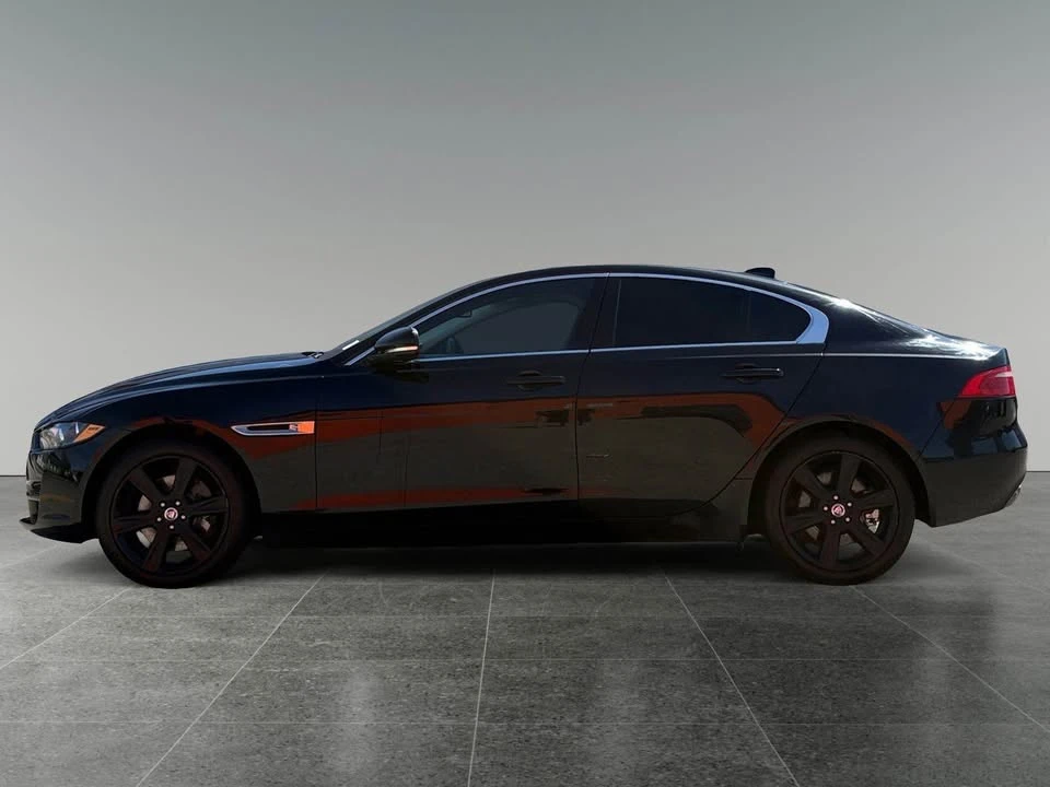 2018 Jaguar XE - Image 4 of 15
