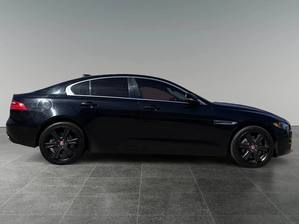 2018 Jaguar XE - Image 14 of 15