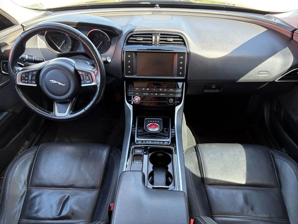 2018 Jaguar XE - Image 8 of 15