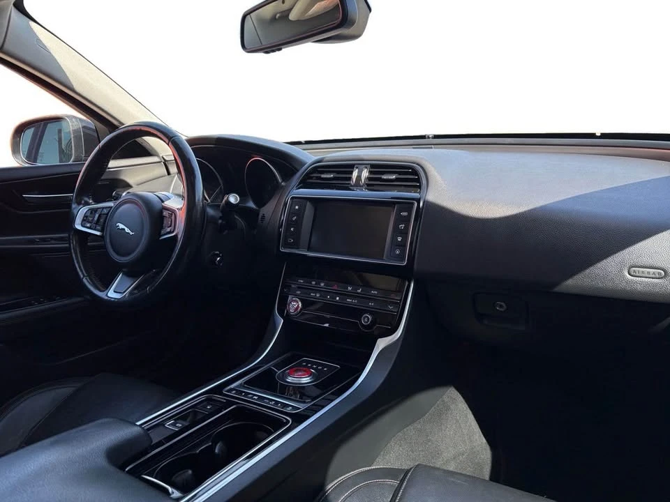 2018 Jaguar XE - Image 6 of 15