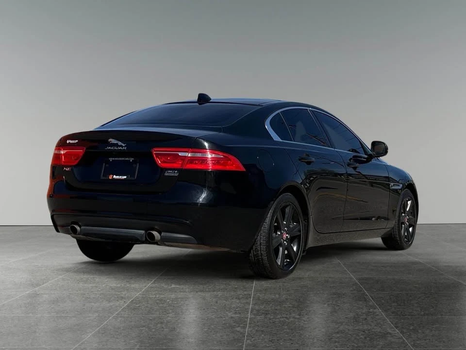 2018 Jaguar XE - Image 7 of 15