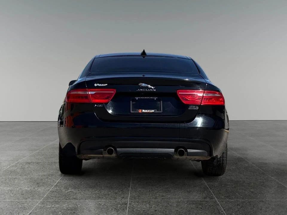 2018 Jaguar XE - Image 5 of 15