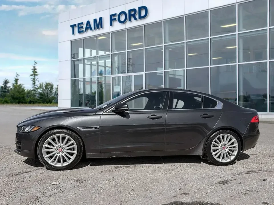2018 Jaguar XE - Image 3 of 17