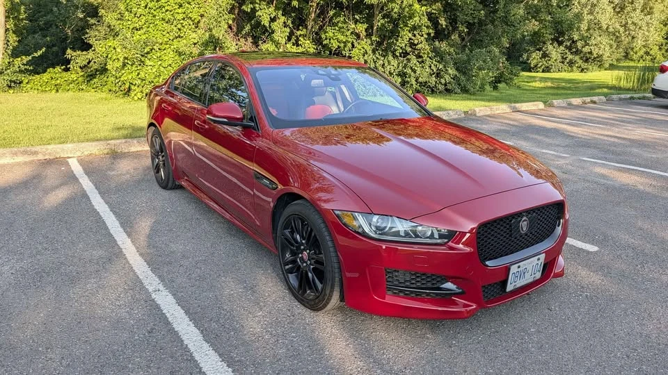 2018 Jaguar XE - Image 3 of 17
