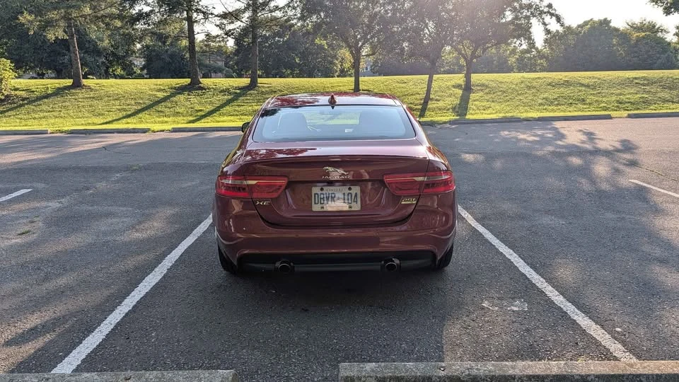 2018 Jaguar XE - Image 6 of 17