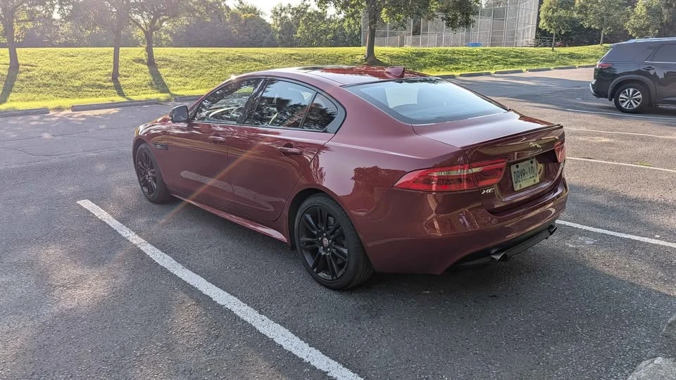 2018 Jaguar XE - Image 7 of 17