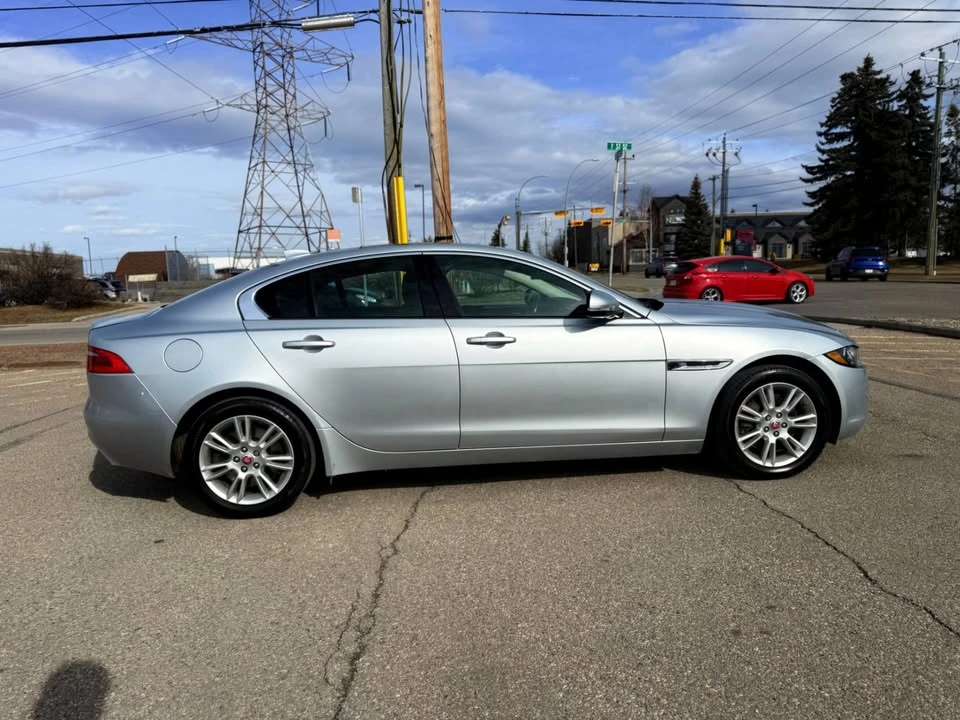 2018 Jaguar XE - Image 2 of 14