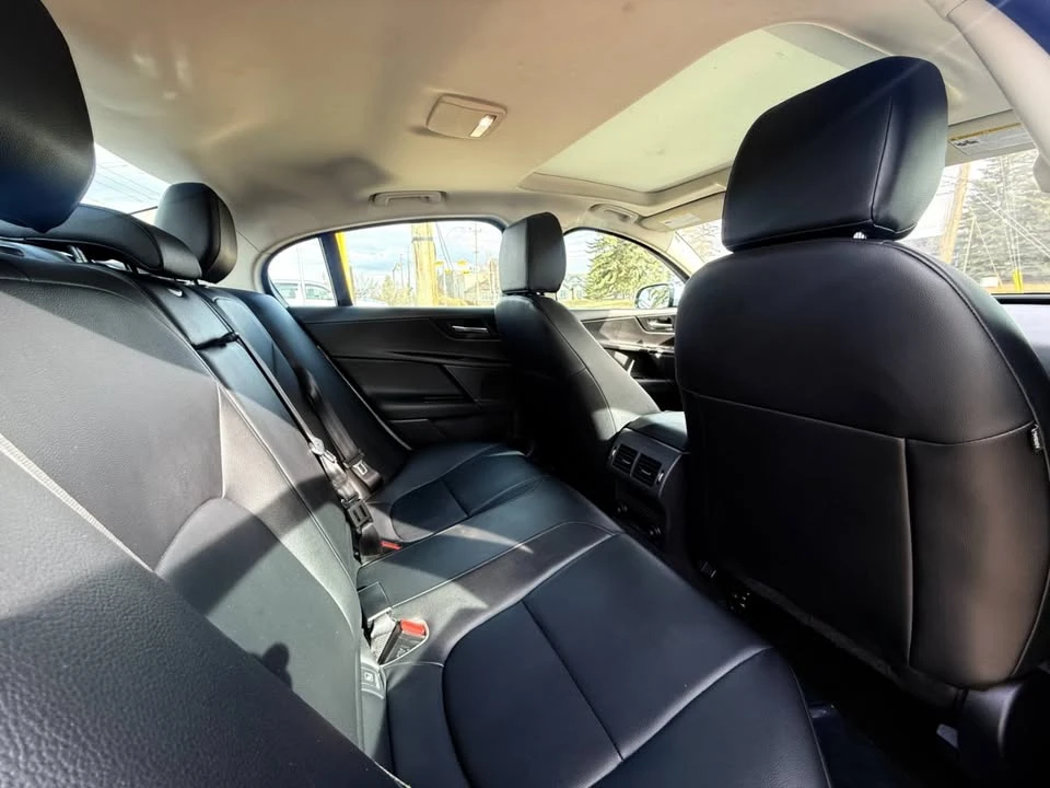 2018 Jaguar XE - Image 12 of 14