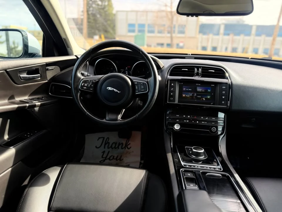 2018 Jaguar XE - Image 7 of 14