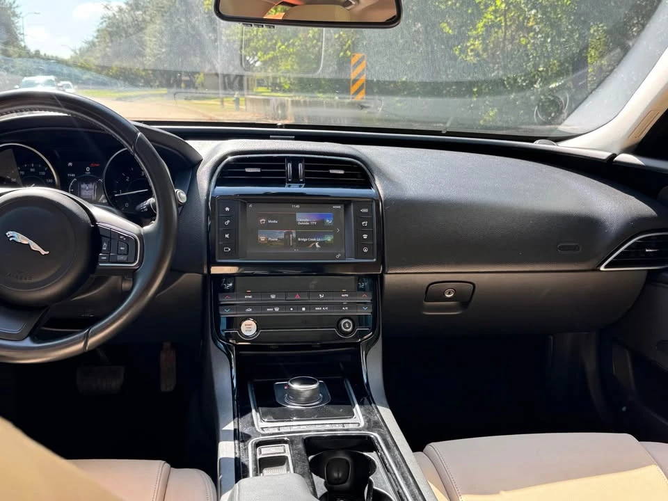 2018 Jaguar XE - Image 11 of 15