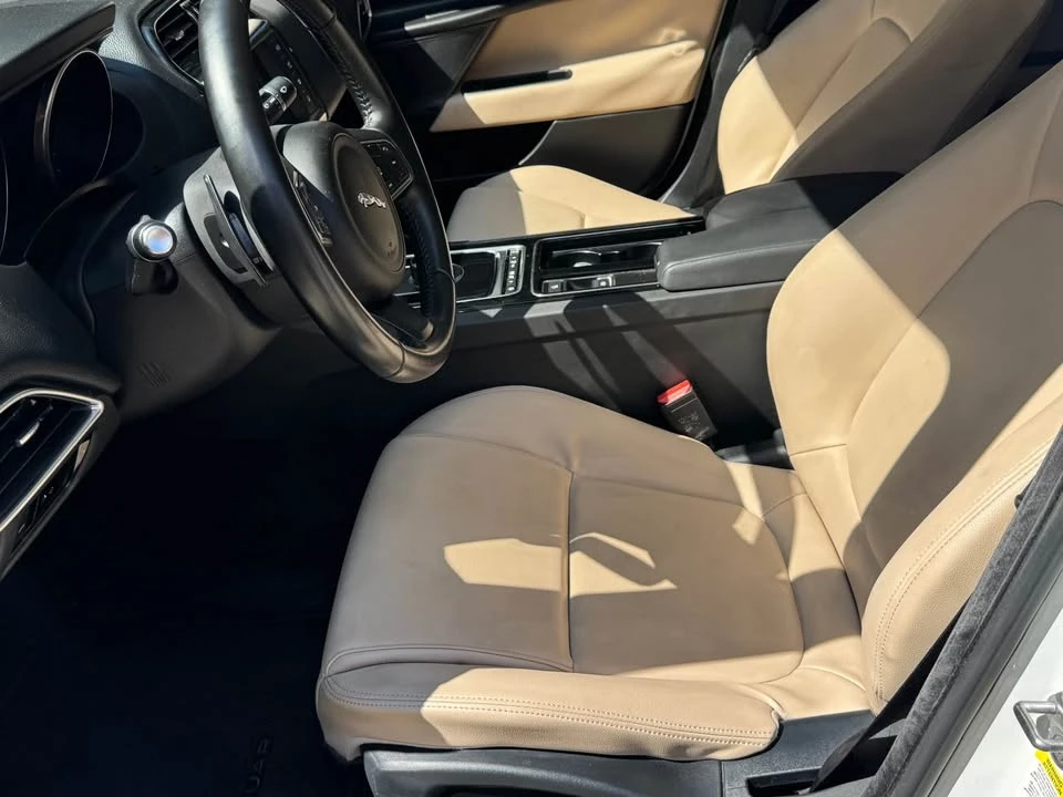 2018 Jaguar XE - Image 8 of 15