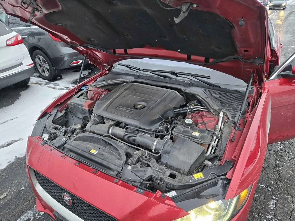 2018 Jaguar XE - Image 14 of 14