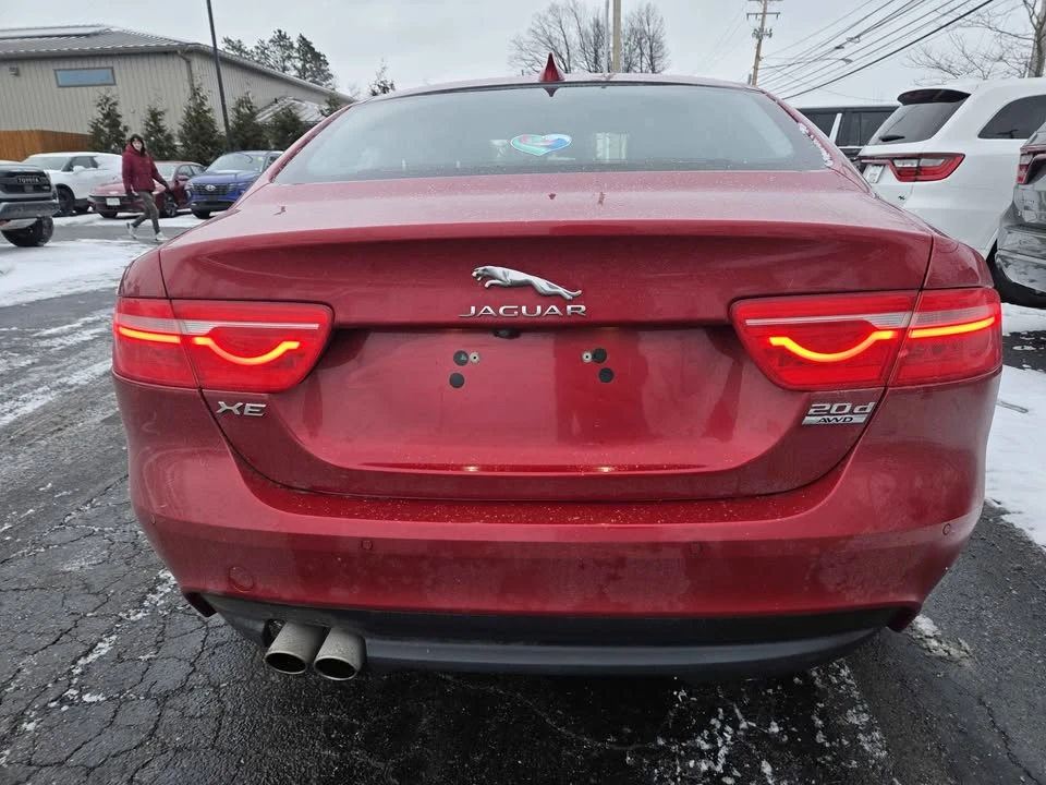 2018 Jaguar XE - Image 5 of 14