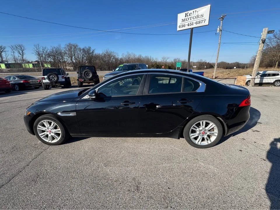 2018 Jaguar XE - Image 6 of 17