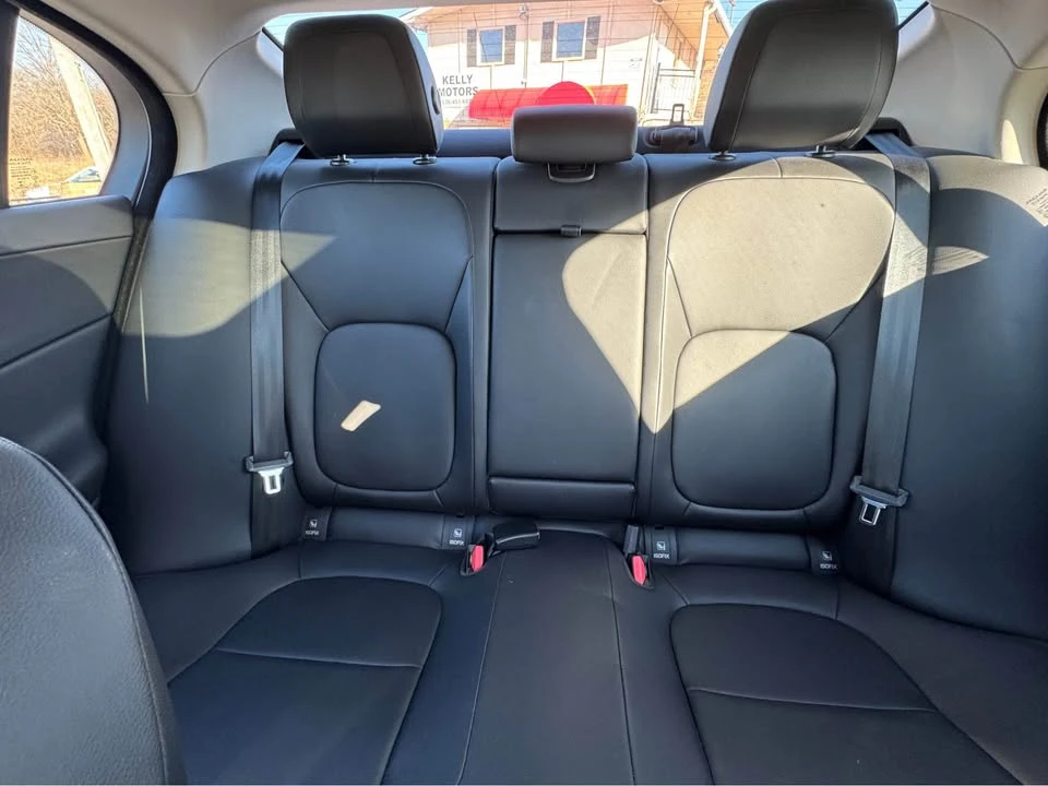 2018 Jaguar XE - Image 14 of 17