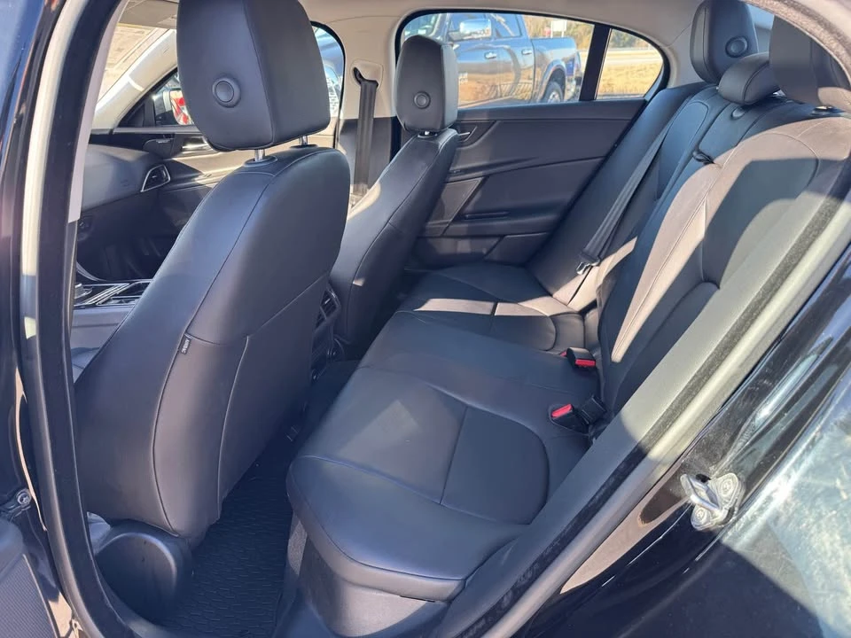 2018 Jaguar XE - Image 17 of 17