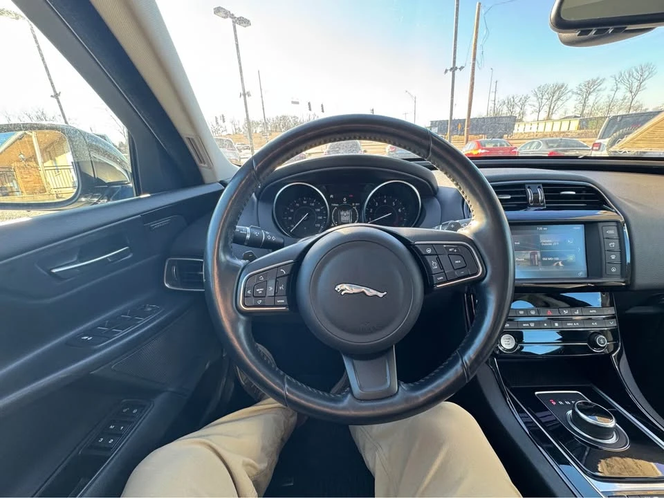 2018 Jaguar XE - Image 9 of 17