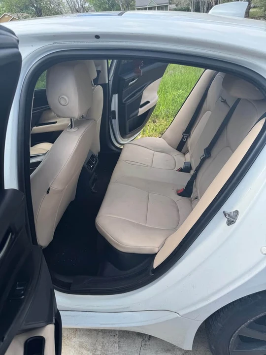 2018 Jaguar XE - Image 4 of 15