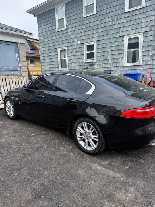 2018 Jaguar XE - Image 2 of 6
