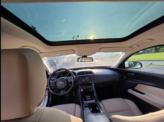 2018 Jaguar XE - Image 15 of 16