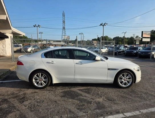 2018 Jaguar XE - Image 4 of 16