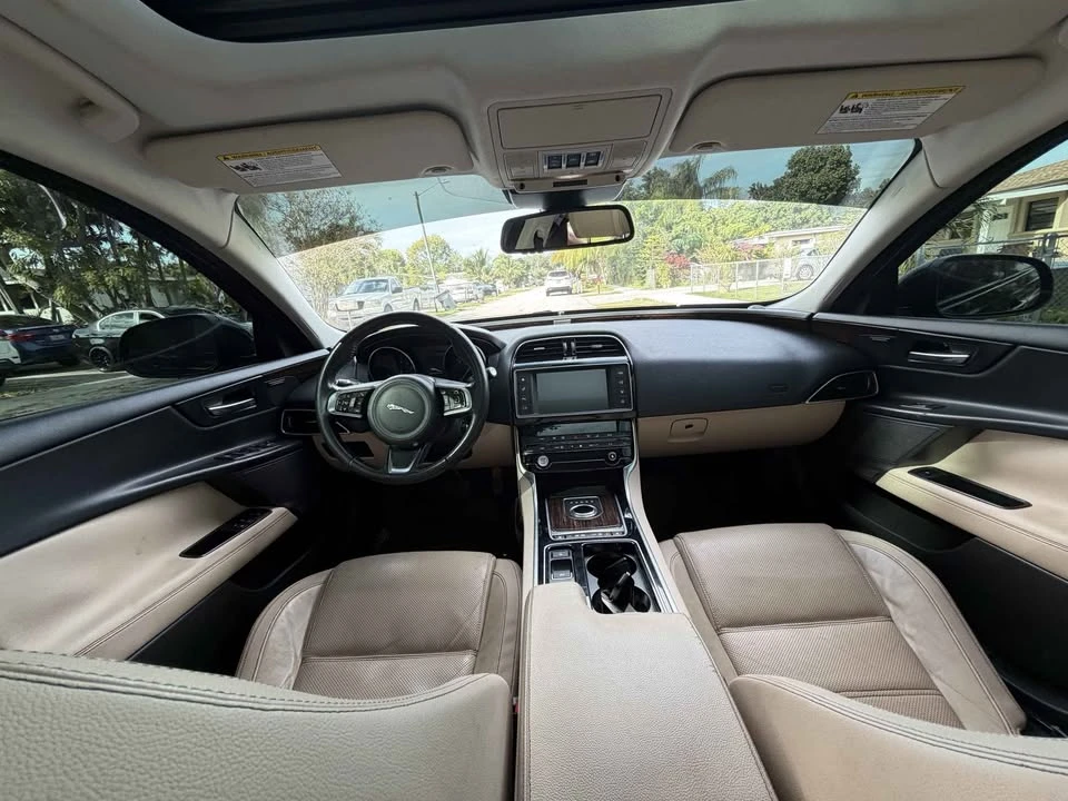 2018 Jaguar XE - Image 9 of 11