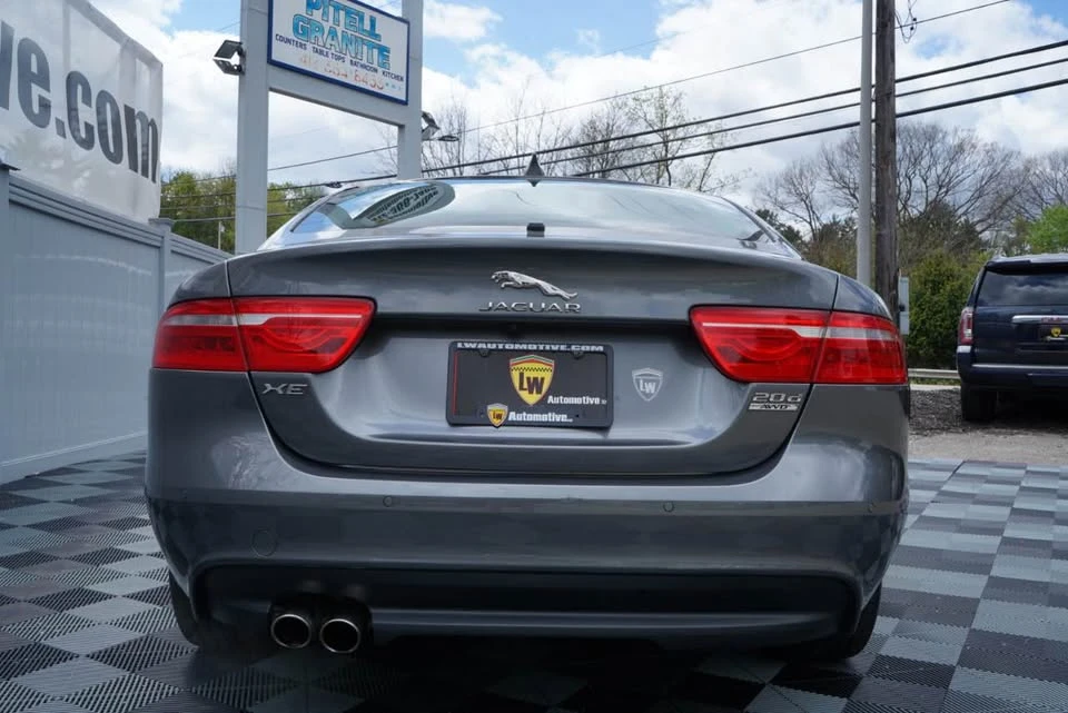 2018 Jaguar XE - Image 3 of 20