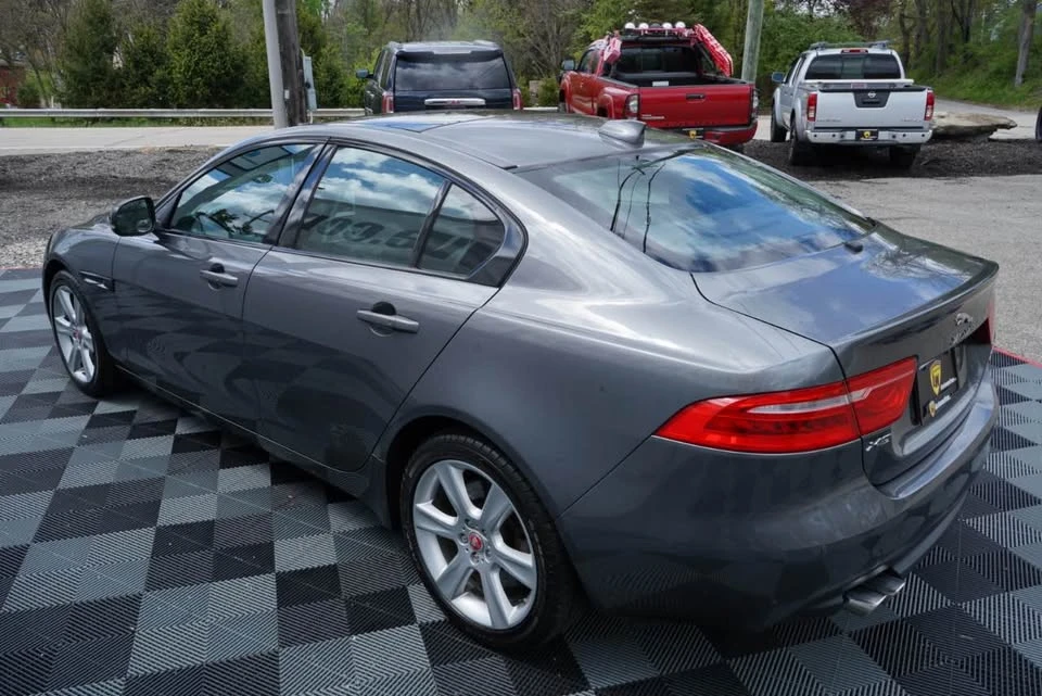 2018 Jaguar XE - Image 4 of 20