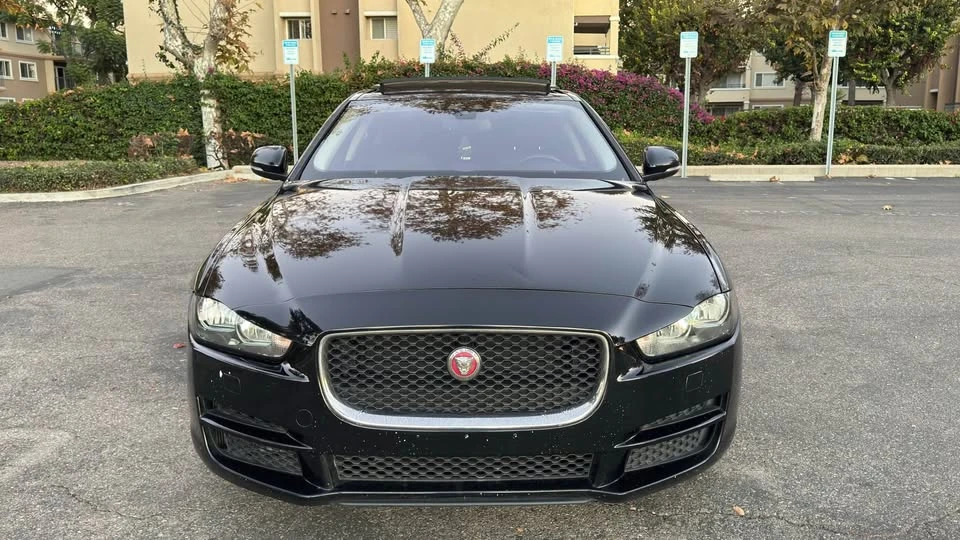 2018 Jaguar XE - Image 6 of 16