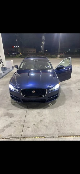 2018 Jaguar XE - Image 8 of 9