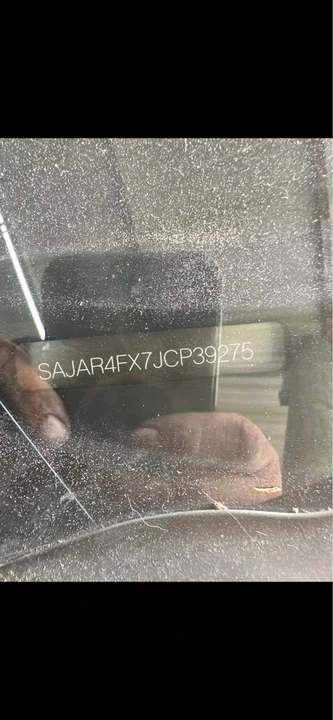 2018 Jaguar XE - Image 5 of 9