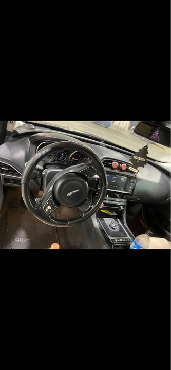2018 Jaguar XE - Image 7 of 9