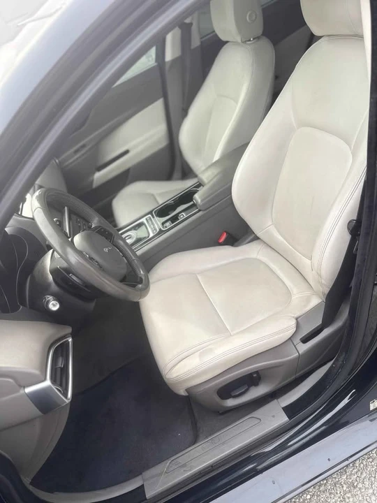 2018 Jaguar XE - Image 2 of 11