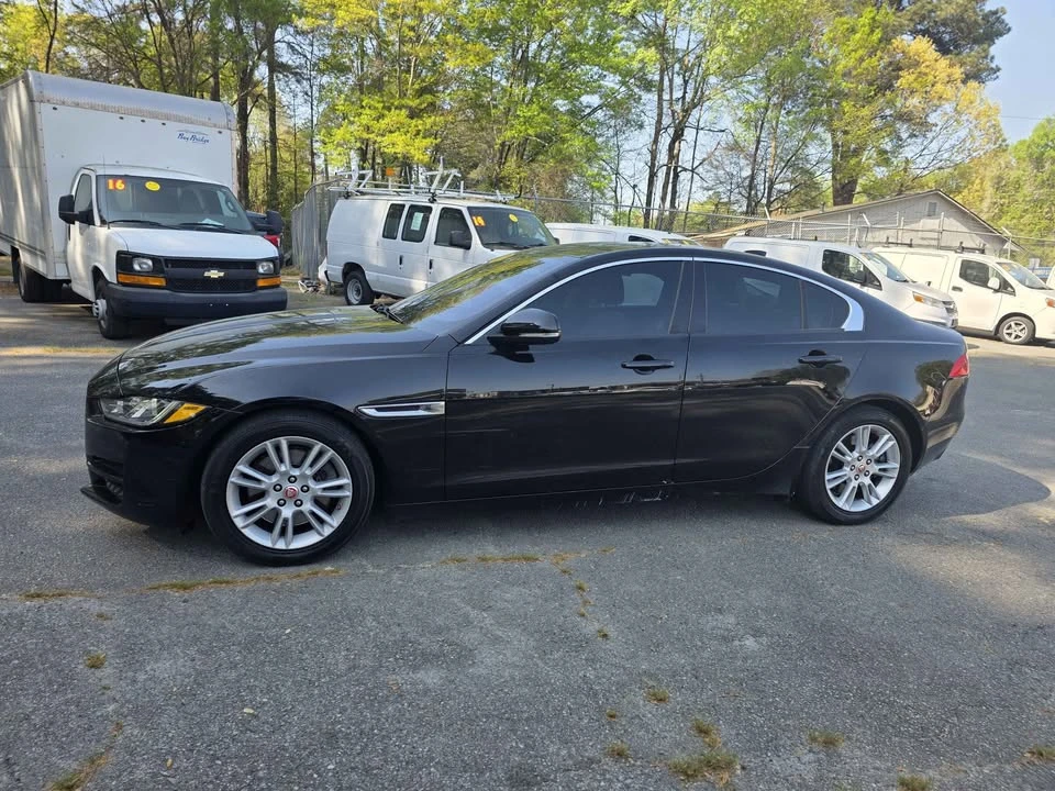 2018 Jaguar XE - Image 15 of 18