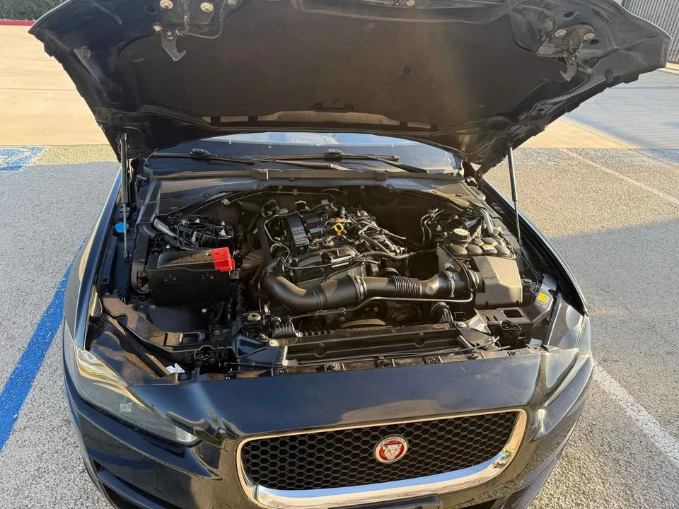 2018 Jaguar XE - Image 11 of 11