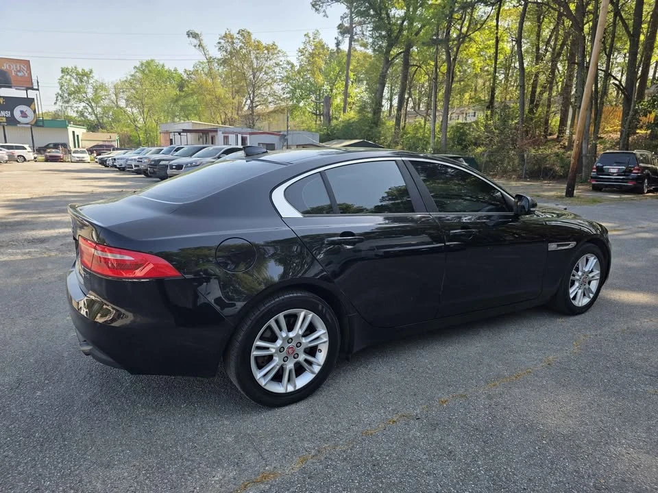2018 Jaguar XE - Image 4 of 18
