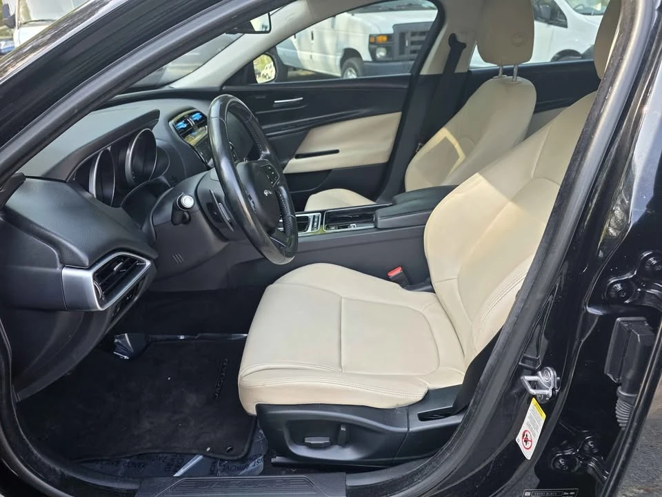 2018 Jaguar XE - Image 9 of 18