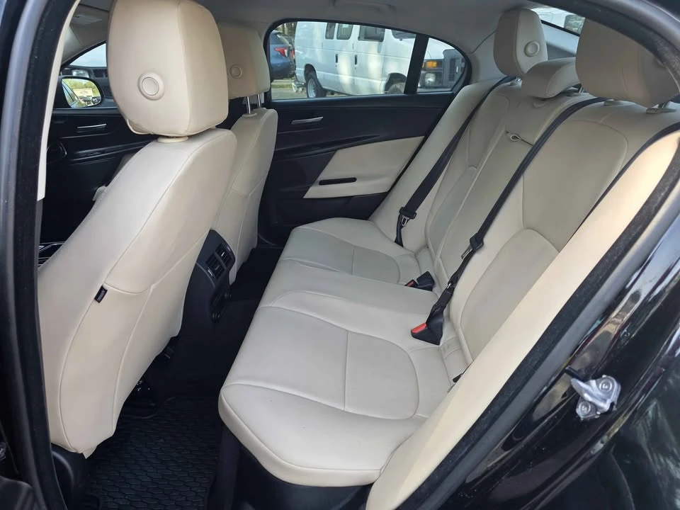 2018 Jaguar XE - Image 11 of 18