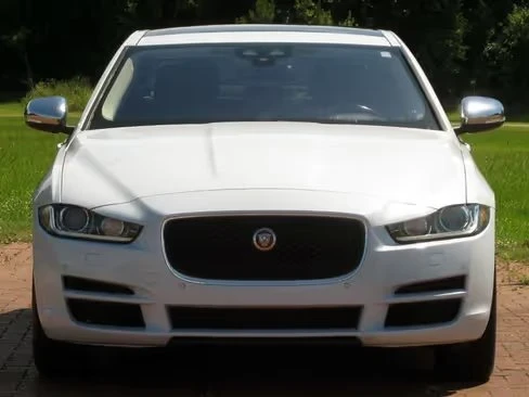 2018 Jaguar XE - Image 2 of 4