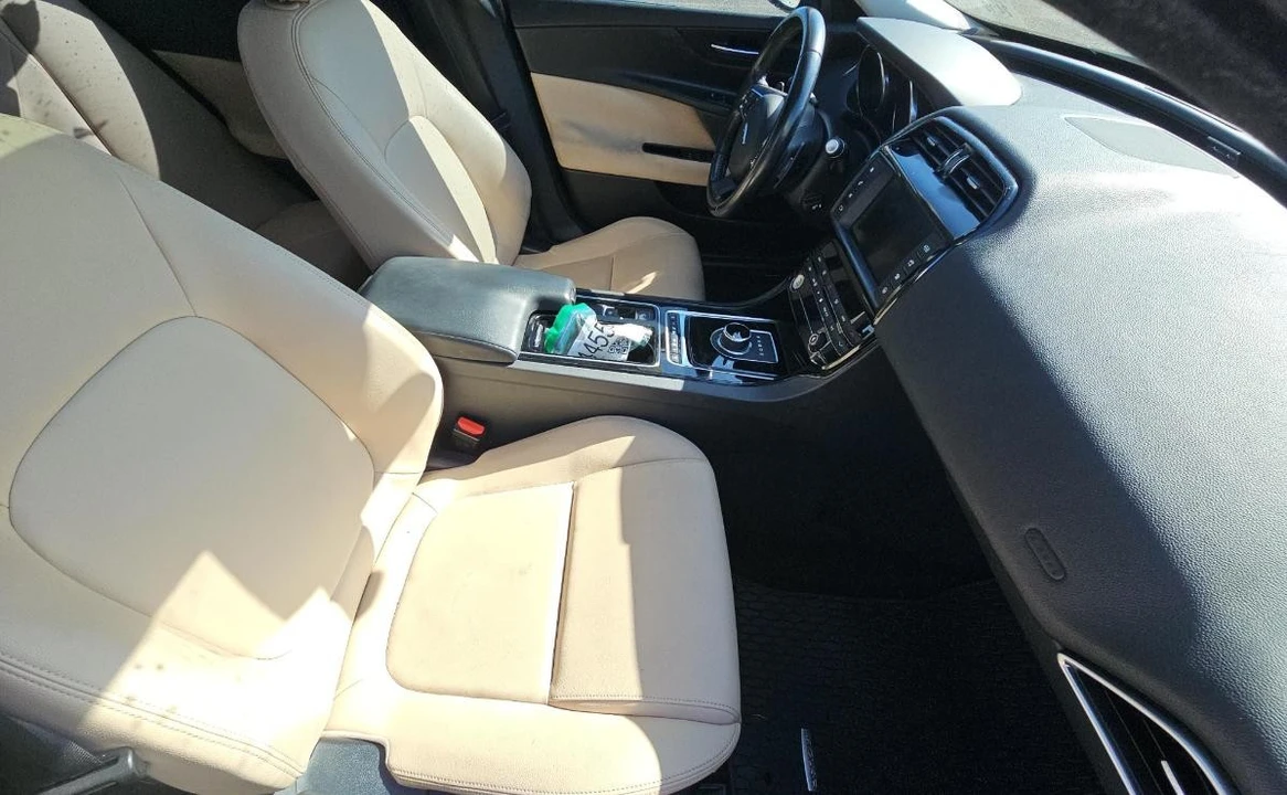 2018 Jaguar XE - Image 8 of 14