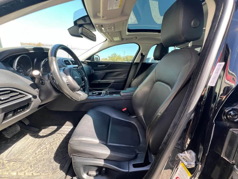 2018 Jaguar XE - Image 7 of 13