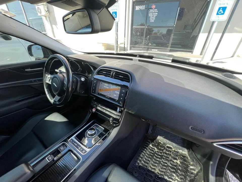 2018 Jaguar XE - Image 9 of 13