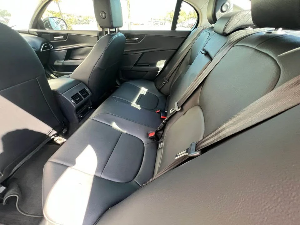 2018 Jaguar XE - Image 12 of 13