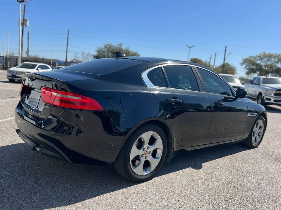 2018 Jaguar XE - Image 5 of 13